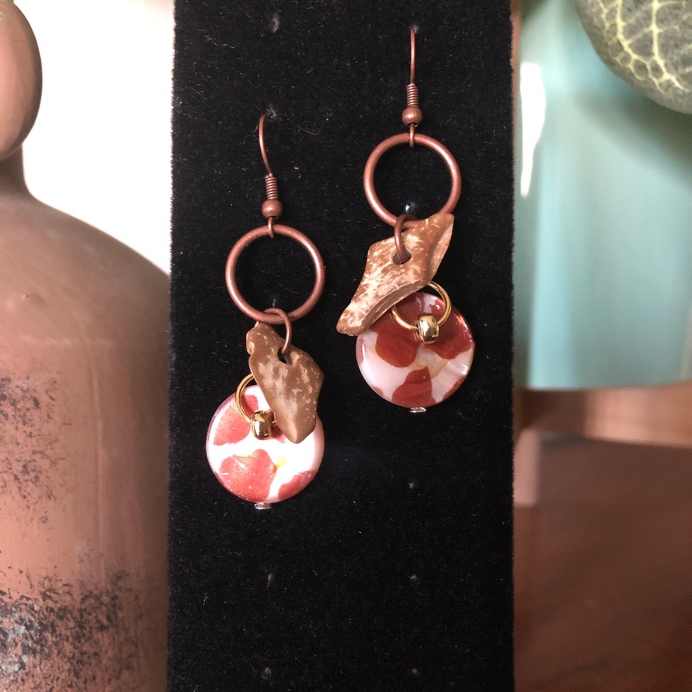 Safari Inspired Earrings - Picture 4 of 5